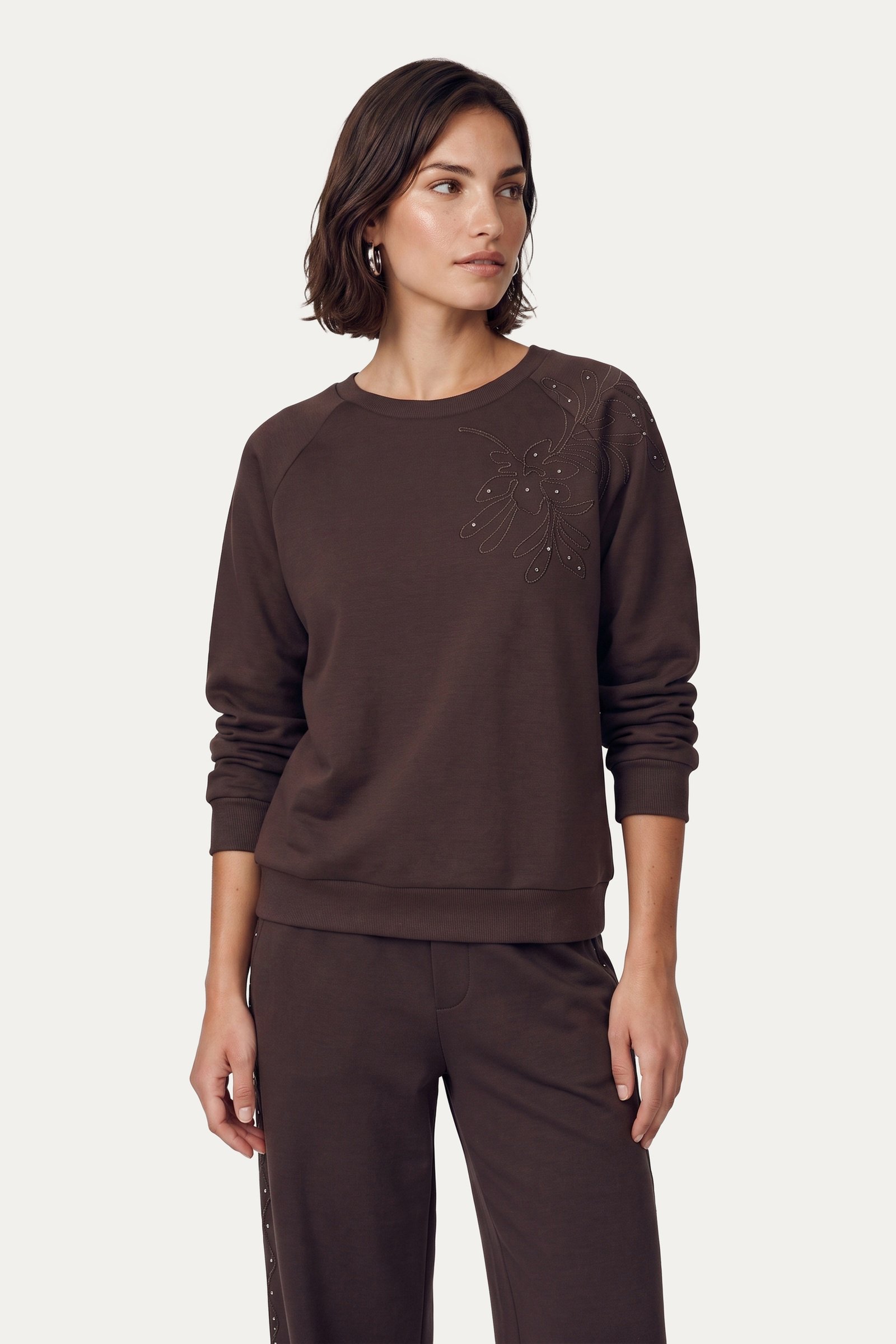 C&S Willa sweater dark chocolate